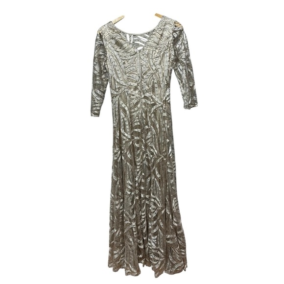 Tahari Arthur S. Levine Champagne Gold Sequin Gown, Size 2 - Picture 8 of 15